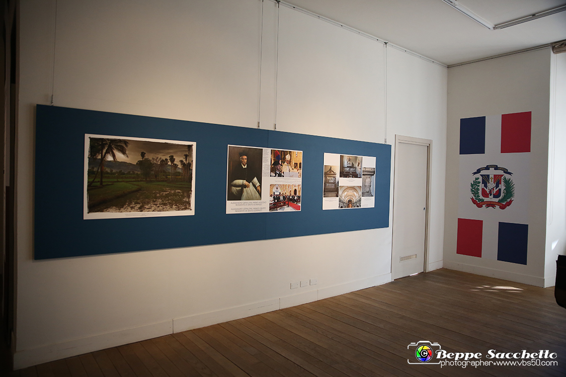 VBS_2140 - Mostra  Il mondo in una stanza. Testimonianze di culture extraeuropee.jpg